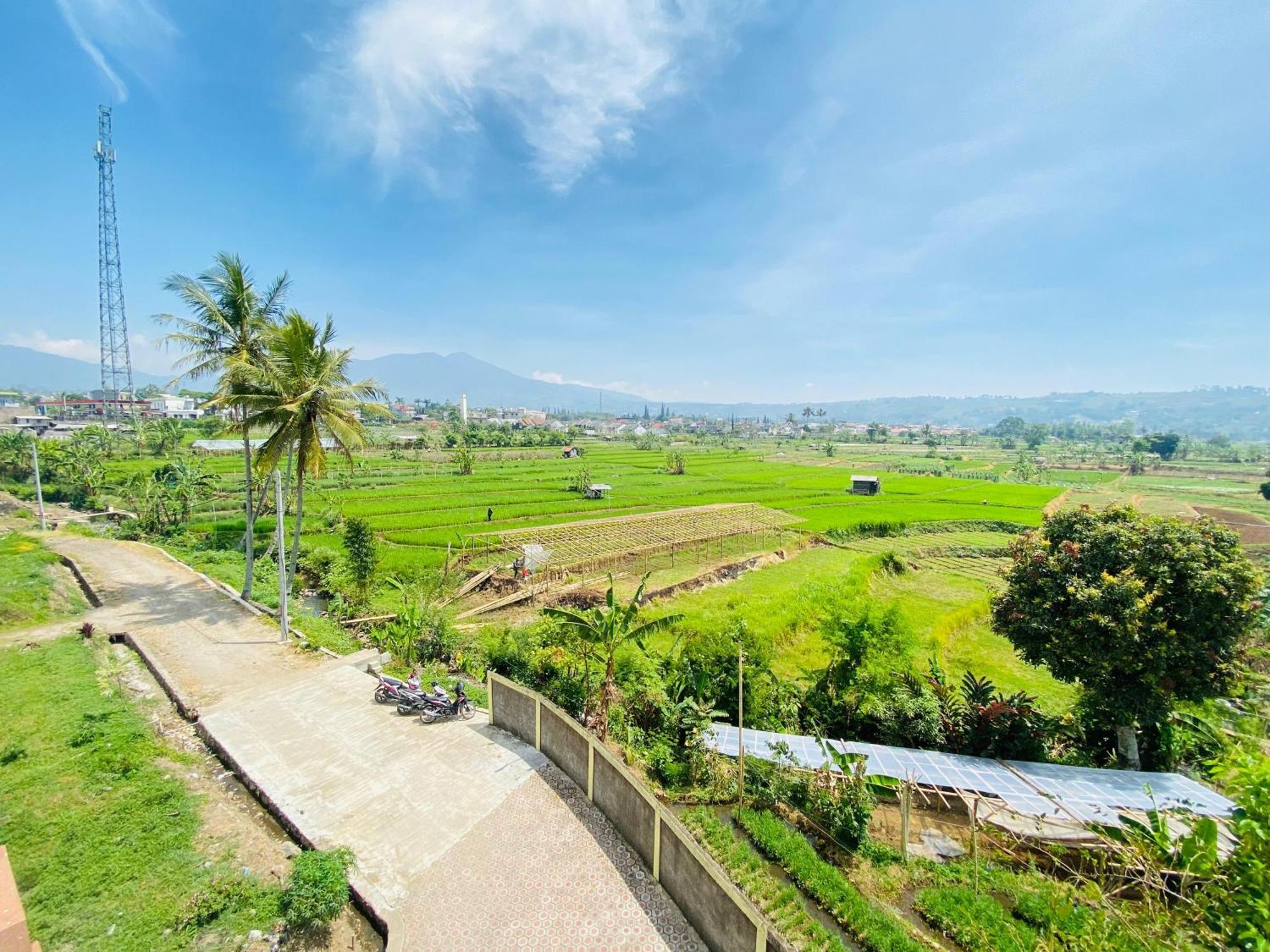 Villa Imperial Diamond Cibadak  Exterior photo